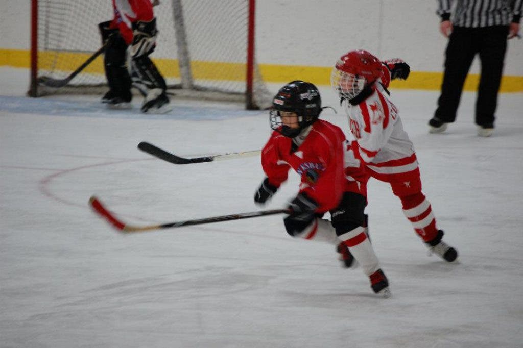 Tewksbury Redmen Mites Hockey Team Continue Winning Streak Sweep