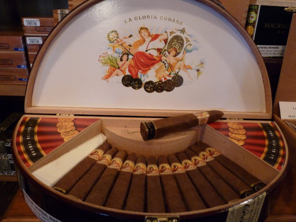 rosemount tobacco Greenleaf Tobacco Rounds Out its First Month in Business