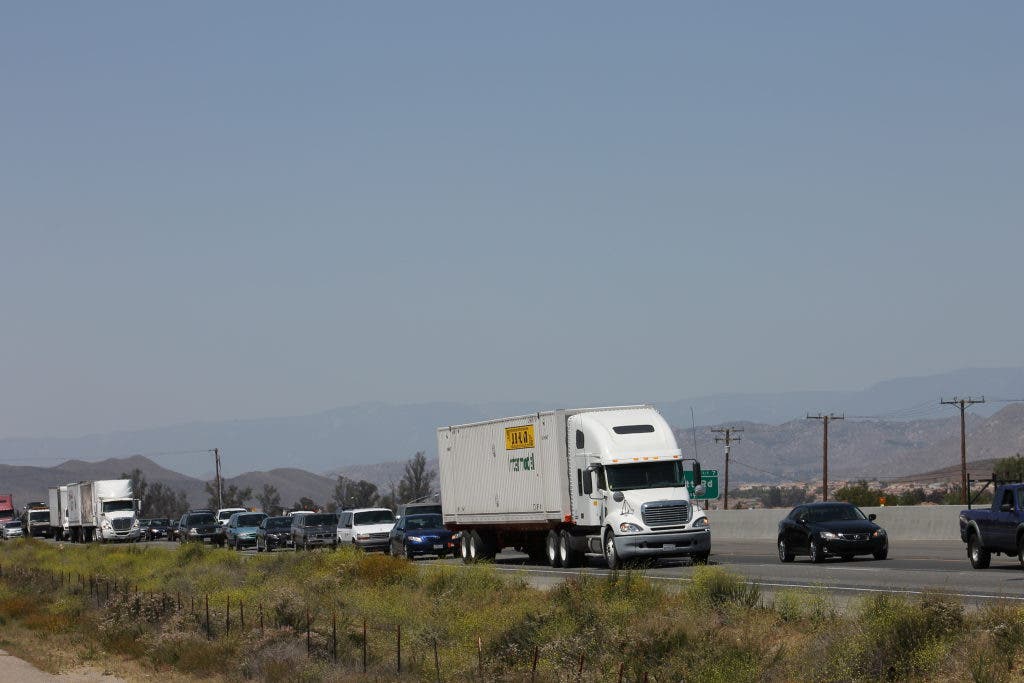 UPDATE: Lanes Cleared on I-215 South After Garbage Truck Catches Fire ...