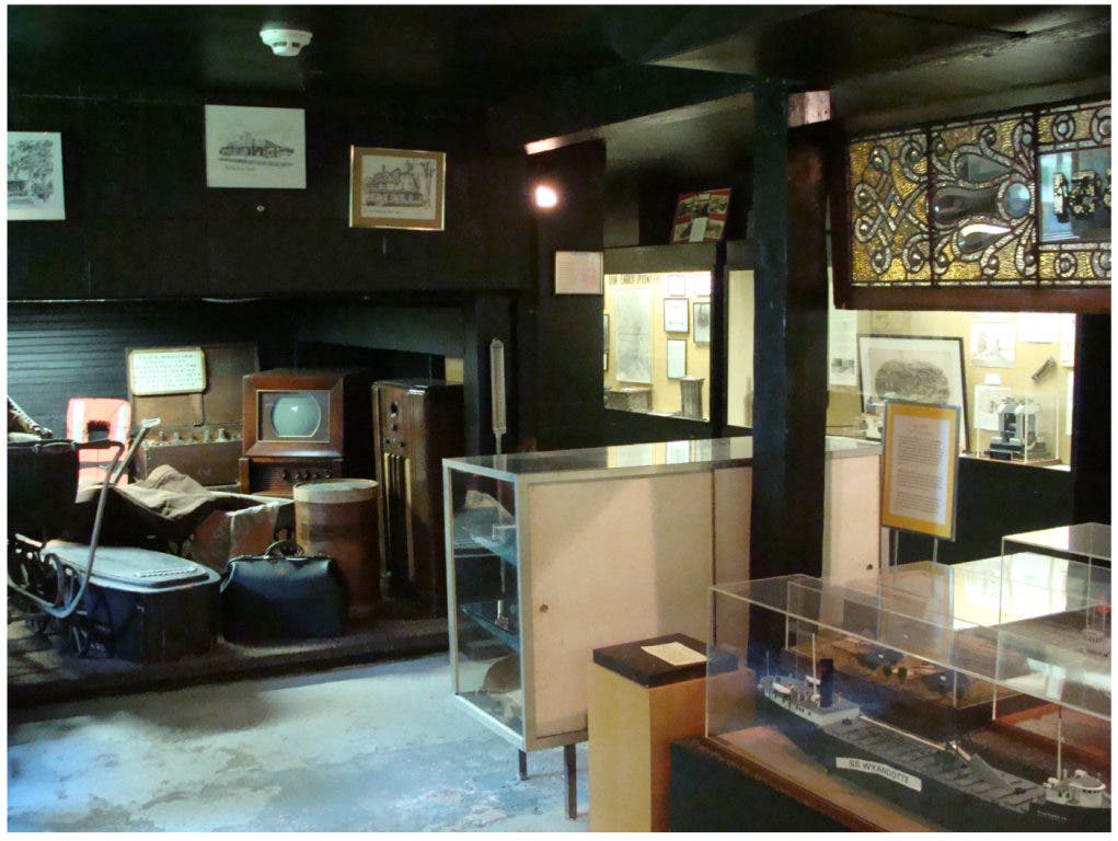 News small post card thumbnail