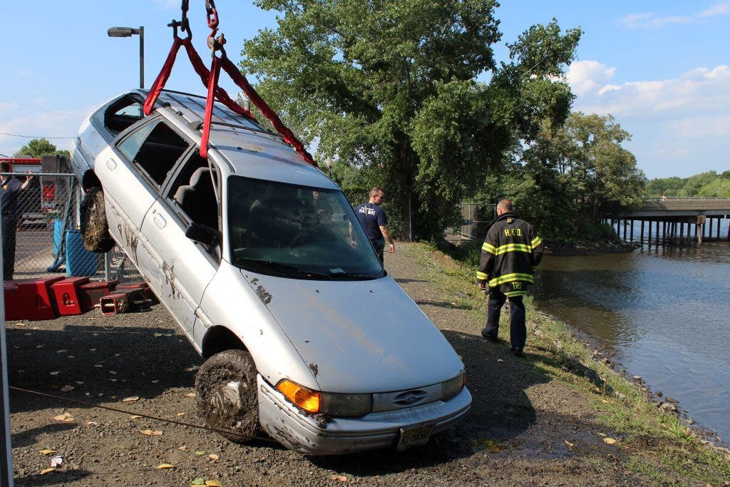 Woman Rescued After Car Plunges Into Hackensack River [VIDEO] | New ...