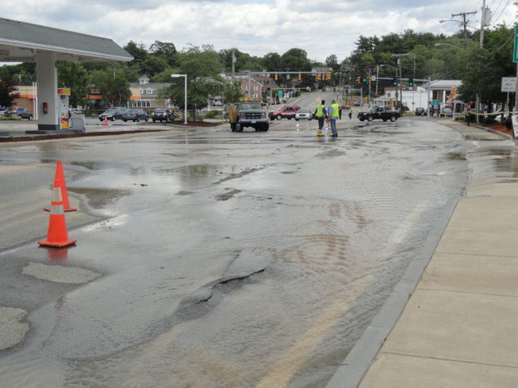 VIDEO: Water Main Break on Cambridge Street Halts Traffic | Burlington ...