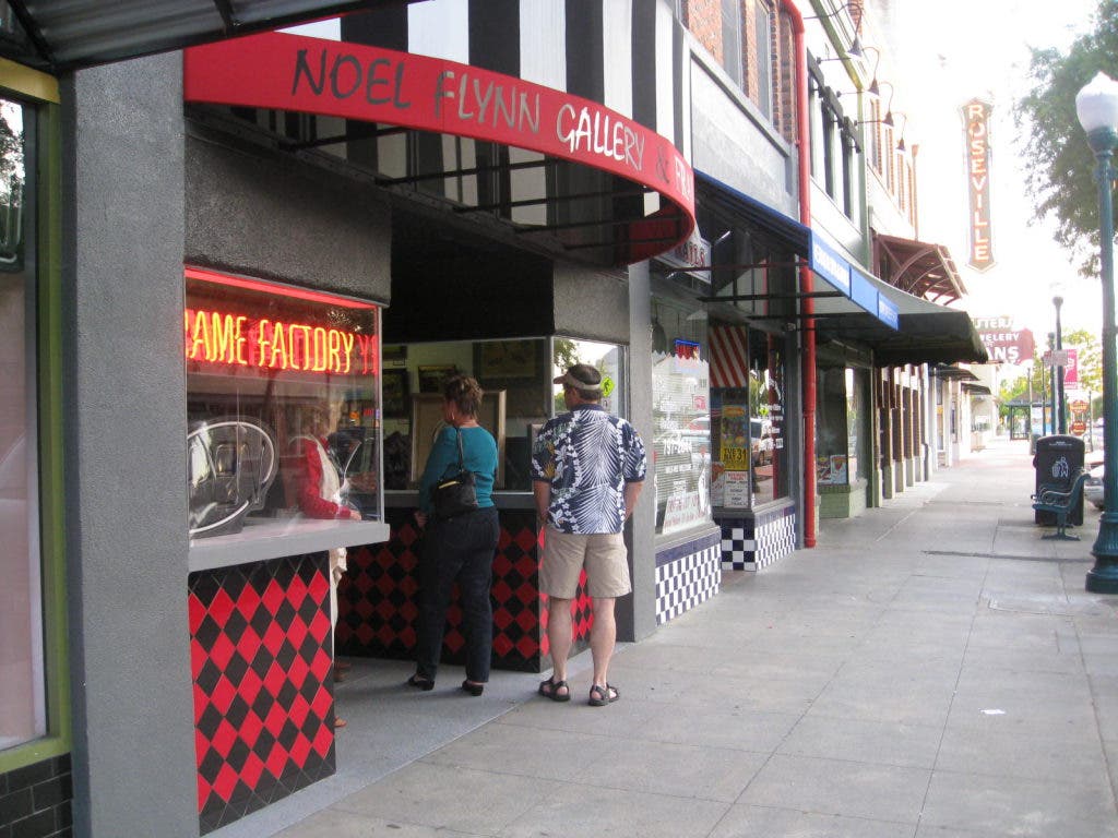 News small post card thumbnail