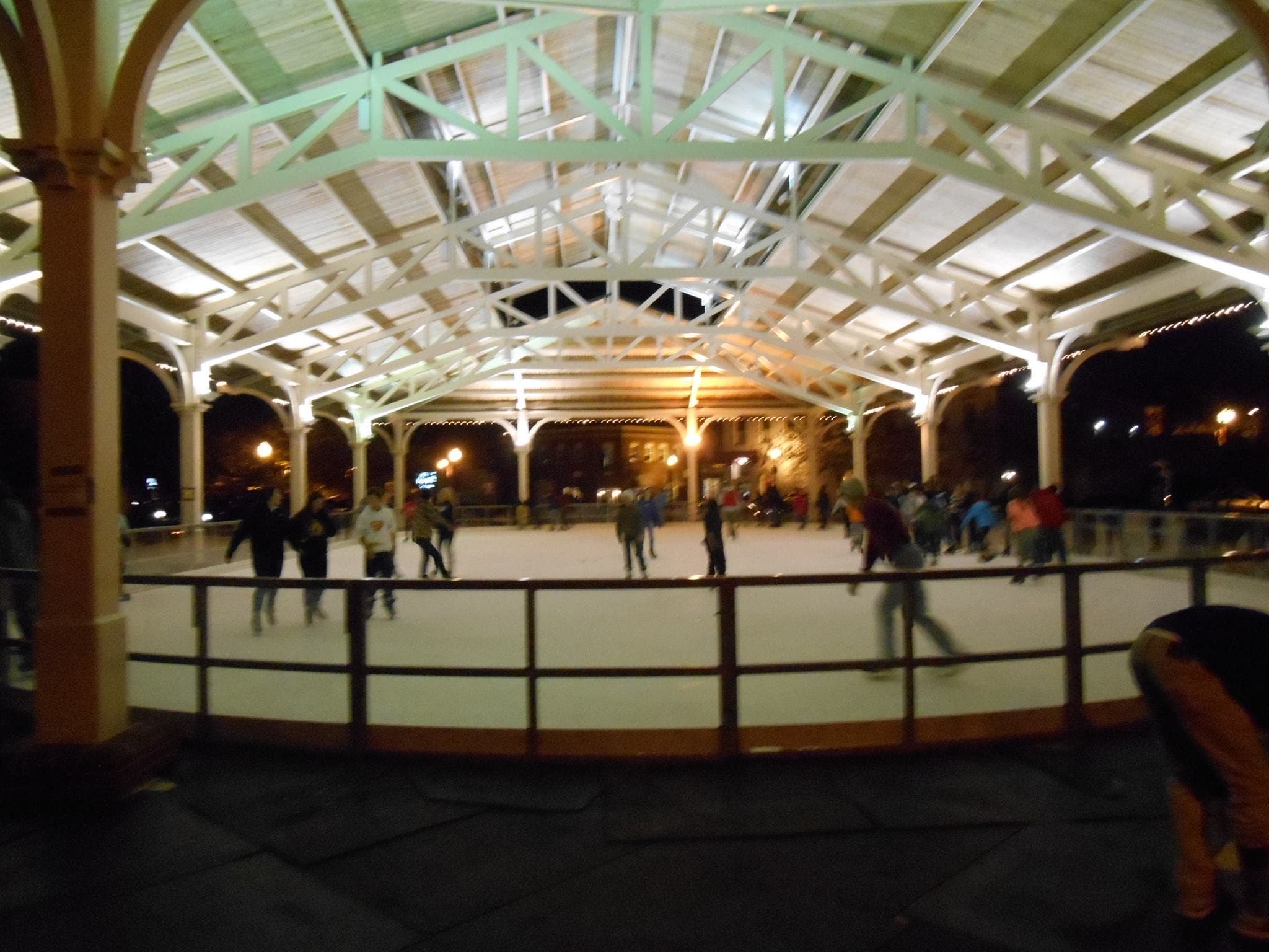 Glow Skate Night (8-9:30PM Only)