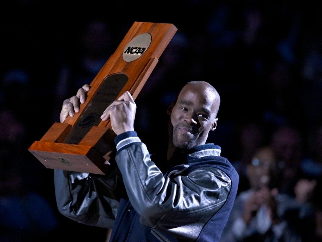 Husky basketball legend Emeka Okafor is among the latest to be inducted into the UConn School of Business Hall of Fame.
