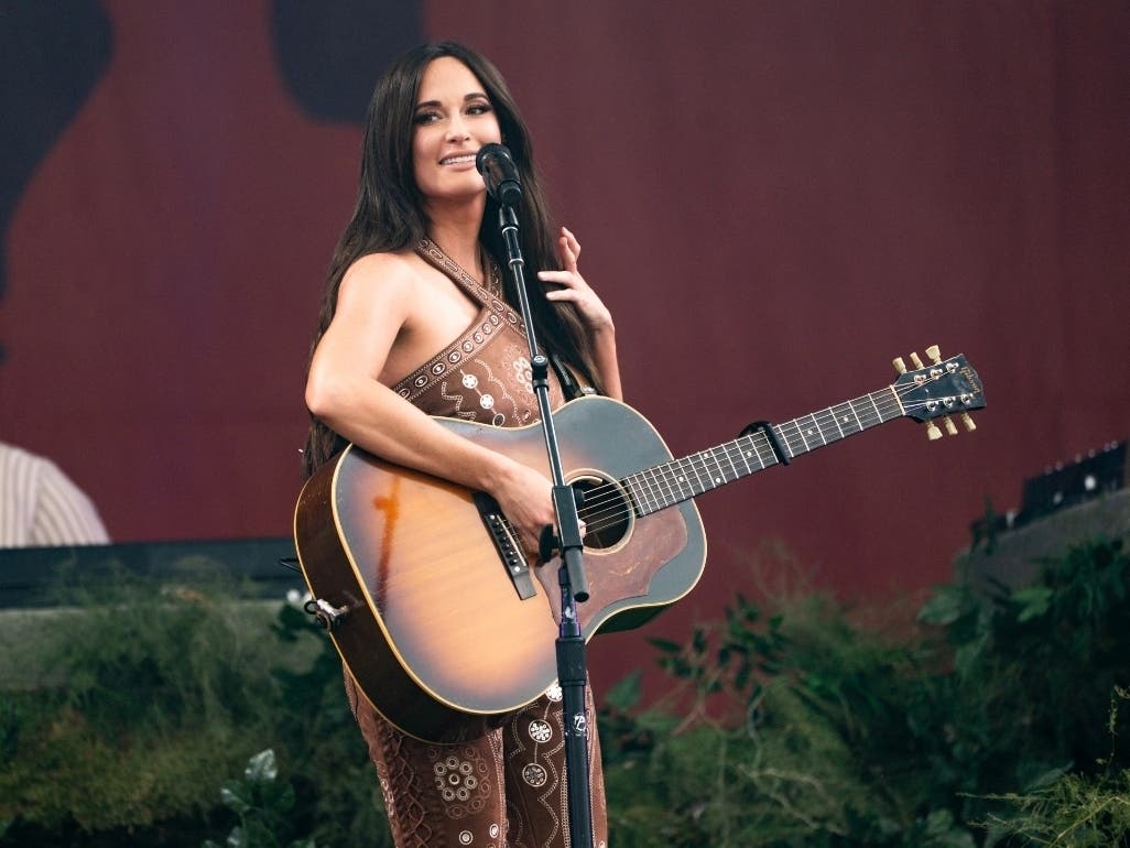 Kacey Musgraves Shows Off Superstar Status At Philly Area Show: Review