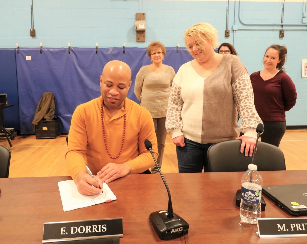 Joliet District 86 School Board Approves New Teacher Contract Joliet Joliet District 86 School Board Approves New Teacher Contract Joliet