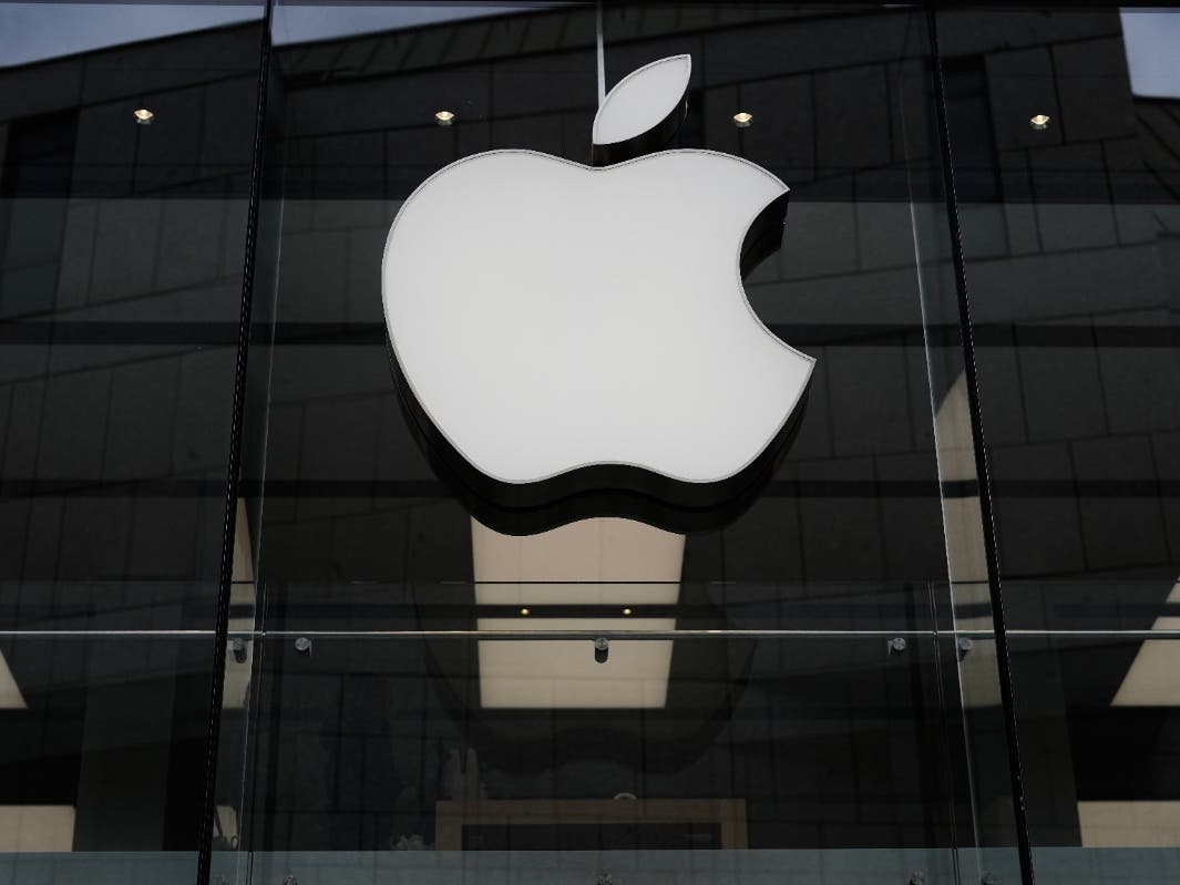 Wisconsin iPhone users could be eligible for payments of up to $95 per device under a proposed $250 million class-action settlement involving alleged misleading advertising tied to Siri artificial intelligence features.