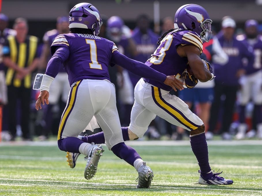 Kyler Murray clears concussion protocol, will start Sunday's game at Tampa Bay; Vikings' defense shines in 9-3 win over Bears