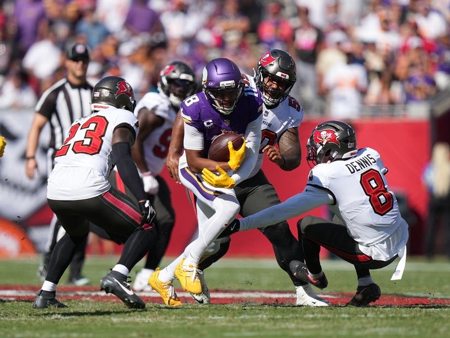Minnesota Vikings wide receiver Justin Jefferson (18) runs after a catch during an NFL football game against the Tampa Bay Buccaneers in Tampa, Fla., Sunday, Sept. 27, 2026.