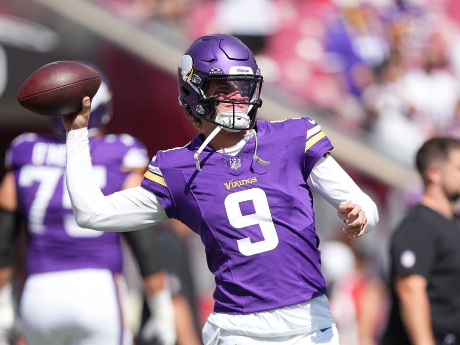Minnesota Vikings quarterback J.J. McCarthy (9) warms up before an NFL football game against the Tampa Bay Buccaneers in Tampa, Fla., Sunday, Sept. 27, 2026.