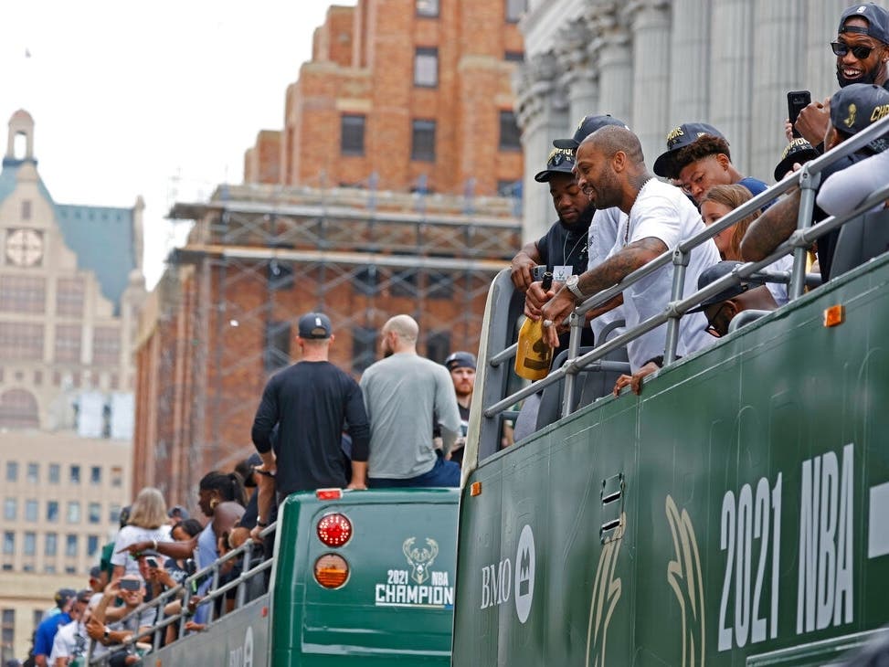 Brewers' World Series Parade: Milwaukee's Proven Playbook for a Championship Celebration