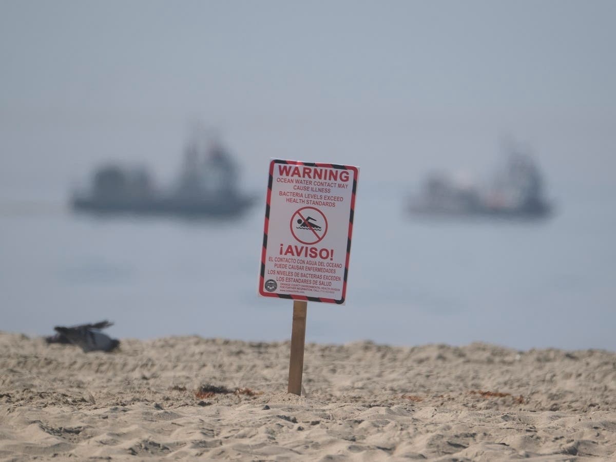 California Oil Spill leads to the closure of all of Laguna Beaches.
