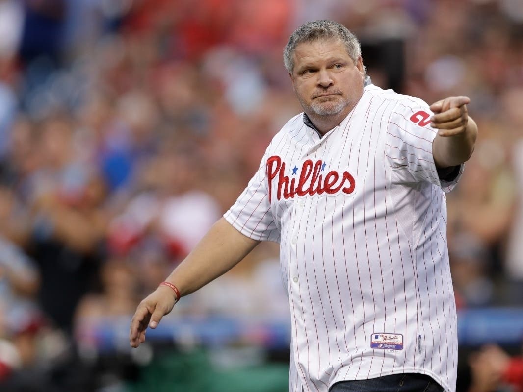Philadelphia Phillies' John Kruk waves to the crowd before a baseball game against the New York Mets, Saturday, Aug. 12, 2017, in Philadelphia.