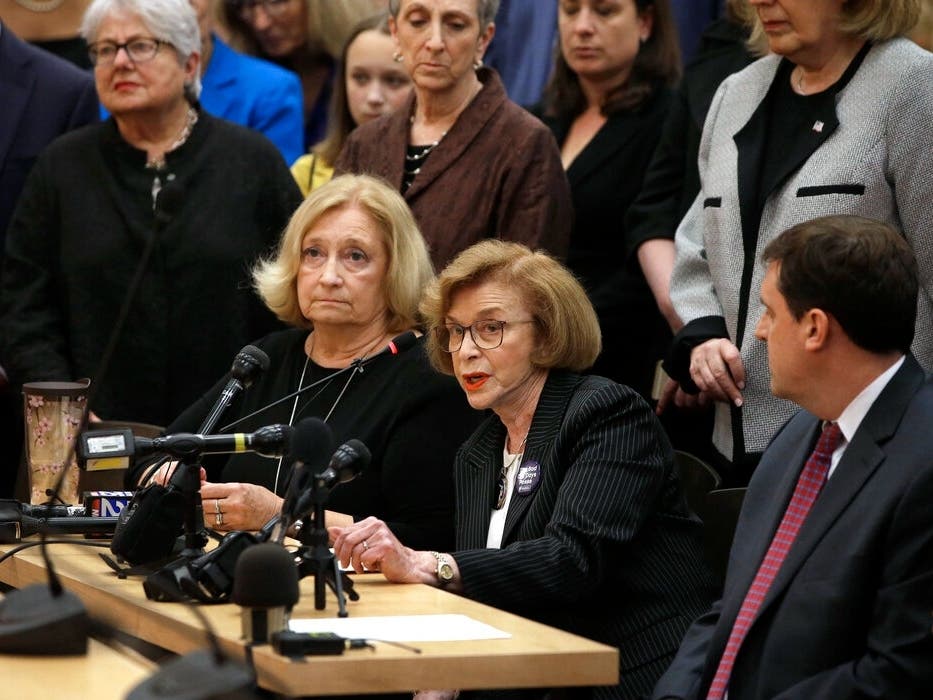 State Sen. Harriette Chandler, D-Worcester (c) testifies in favor of the Roe Act as state Reps. Patricia Haddad, D-Bristol (l) and Jay D. Livingstone, D-Boston (r) look on during a public hearing in June 2019.​