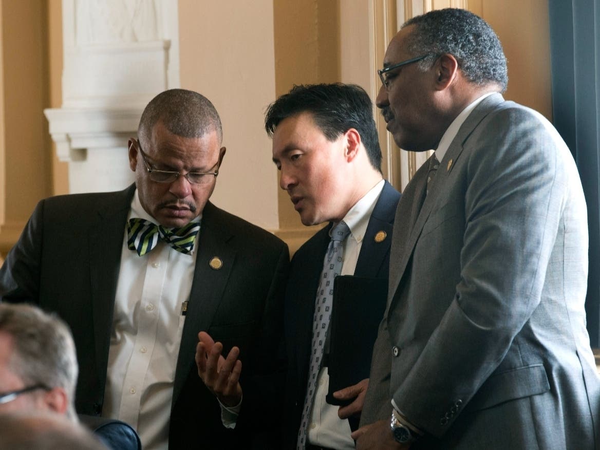 Del. Mark Keam (middle, pictured during a 2016 Virginia House of Delegates session), has resigned from his 35th House District seat to work in the Biden administration.