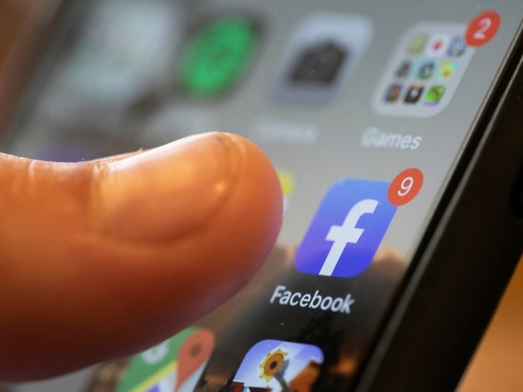 Users across the northeast U.S. reported widespread internet outages Tuesday, Jan. 26, 2021. Verizon reported a fiber cut in Brooklyn via Twitter, although it’s not clear if that issue is responsible for the entire outage.