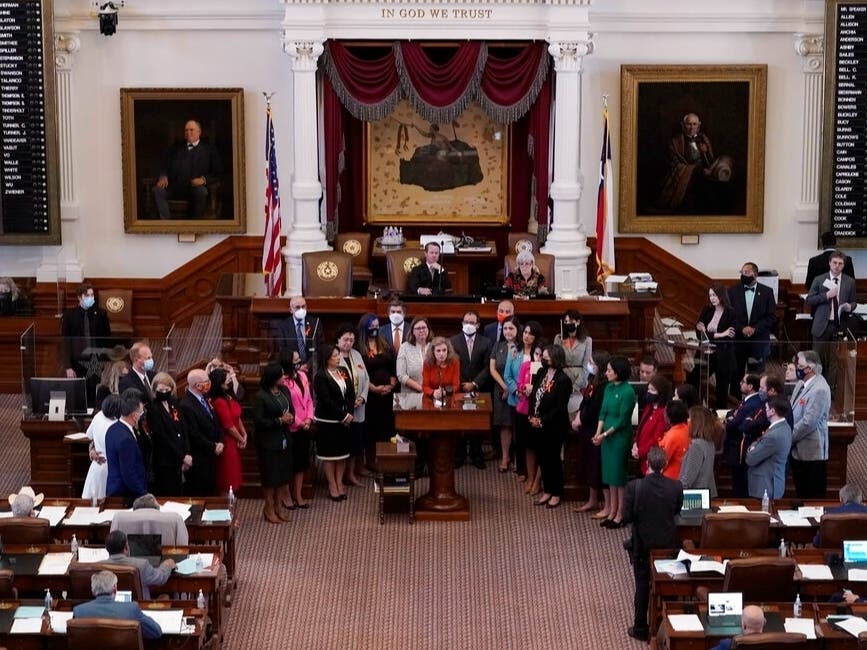  A Texas law banning most abortions in the state took effect at midnight on Sept. 1 but the Supreme Court has yet to act on an emergency appeal to put the law on hold. 