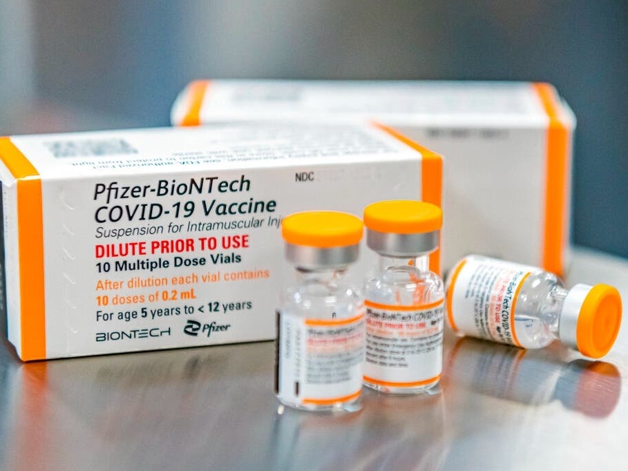 Should all school-age kids get Pfizer’s pediatric COVID-19 vaccine? That’s the question before an influential government advisory panel Tuesday.
