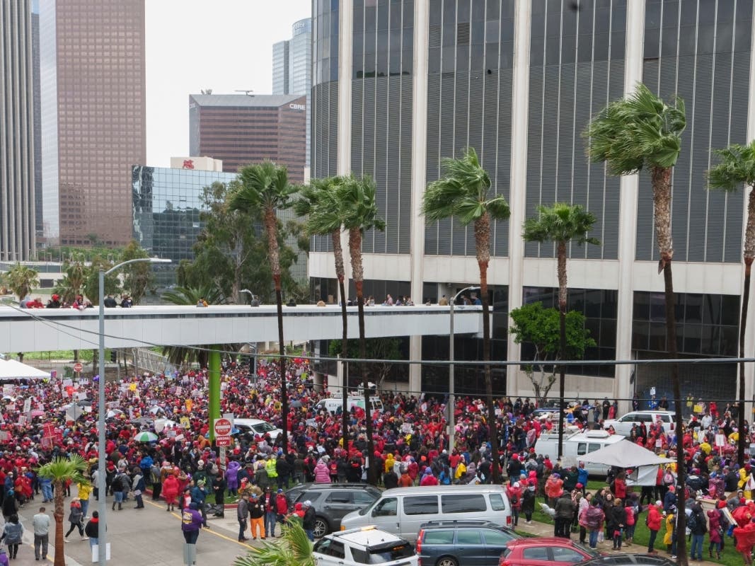 Los Angeles Strike Highlights Paltry US School Worker Pay Across 