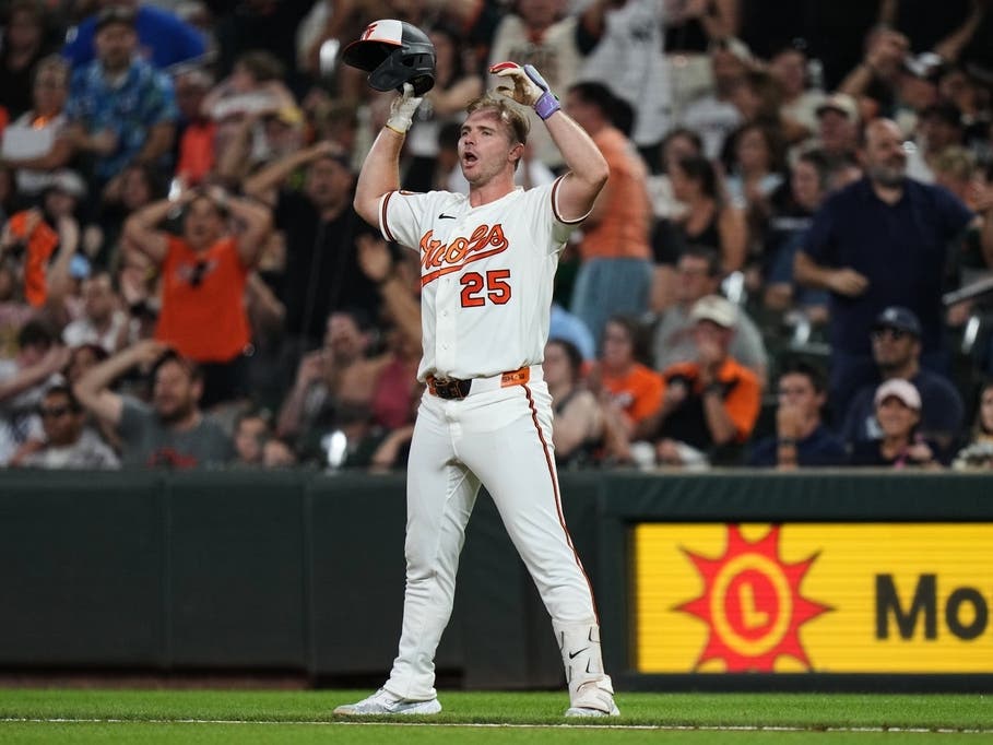Baltimore Orioles' Pete Alonso (25) reacts after hitting a foul ball during the seventh inning of a baseball game against the New York Yankees, Wednesday, Aug. 19, 2026, in Baltimore.