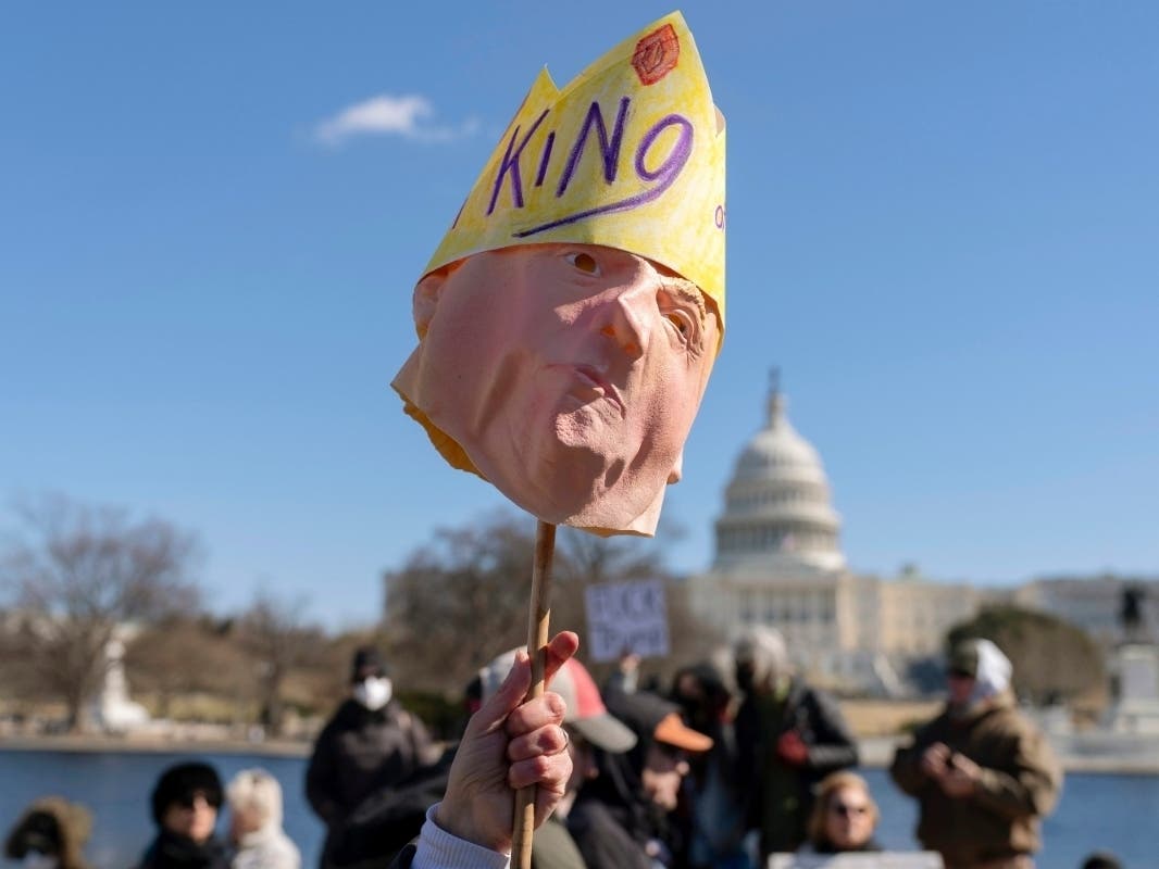 More 'No Kings' protests planned for March 28 as outrage spreads over Minneapolis deaths: FILE - People take part in the "No Kings Day" protest on Presidents Day in Washington, Feb. 17, 2025, near the Capitol in Washington.