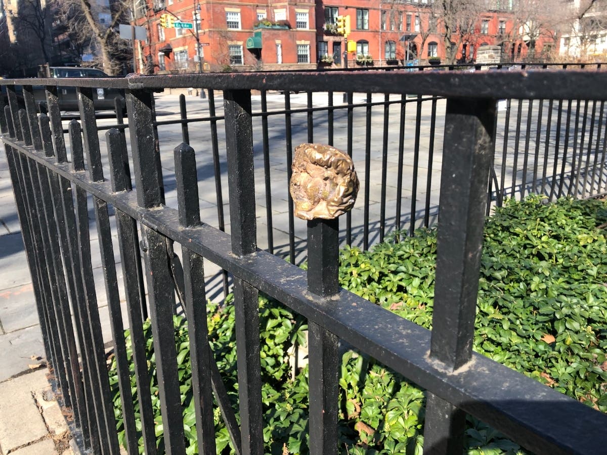 https://patch.com/img/cdn20/ap/23562214/20210310/022452/styles/patch_image/public/apple-heads-carl-schurz-park-1___10141940807.jpg