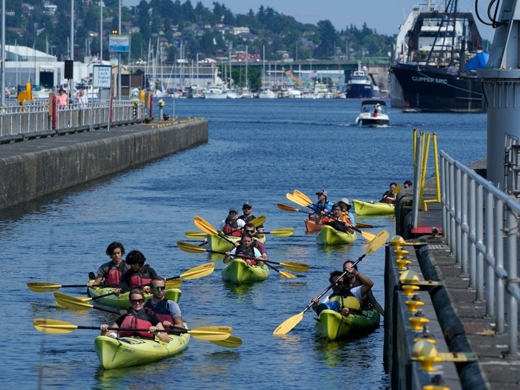Heat risks will range from moderate to high across Puget Sound this week as forecasters project four consecutive days with temperatures in the 90s.