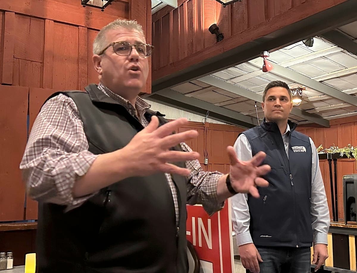 Darren Bailey paused his campaign after the crash before announcing in November 2025 that he would continue following prayer and conversations with his family.