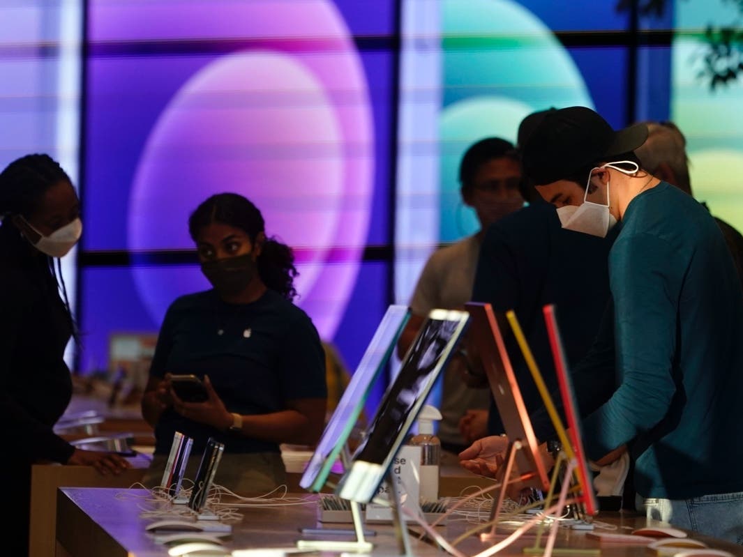 Workplace regulators are poised on Thursday, Dec. 16 to extend California’s coronavirus pandemic regulations into next year with some revisions that business groups say could worsen the labor shortage. 