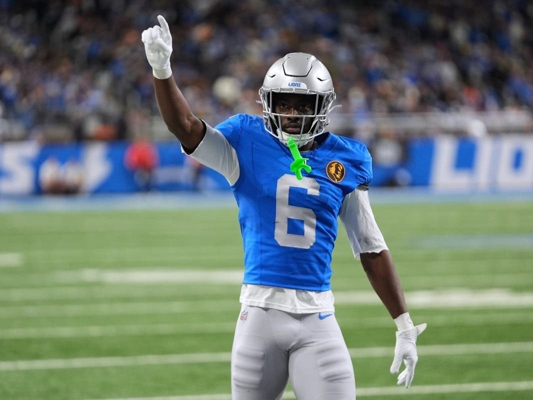 Tampa police linked an NFL player to a February case in which three victims were beaten, robbed and held at an apartment against their will.