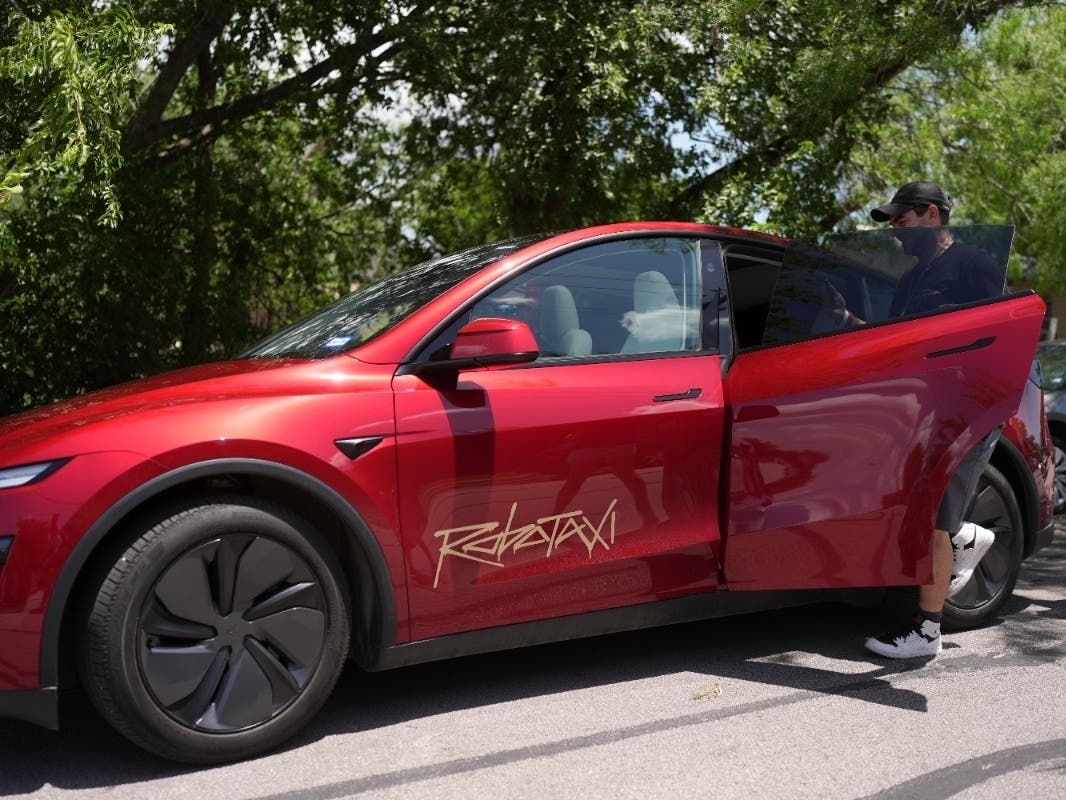 Tesla is expanding its Robotaxi service to two new FL cities. The driverless ride service already operates in Miami.
