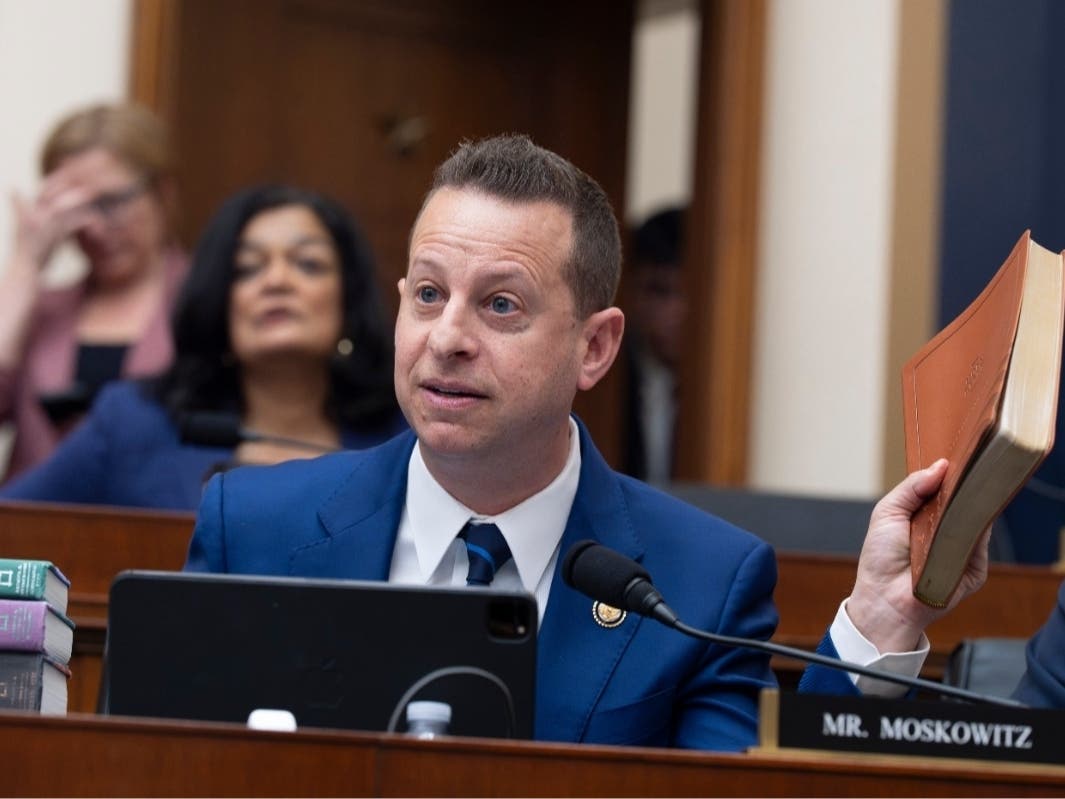 State Rep. Jared Moskowitz, a Democrat, said a FL resident was arrested for threatening his life.