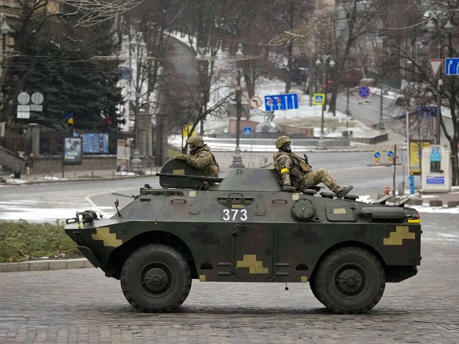 Amid the fighting in the streets of Ukraine, one rabbi, with ties to Long Island, is running his synagogue remotely from Israel. 