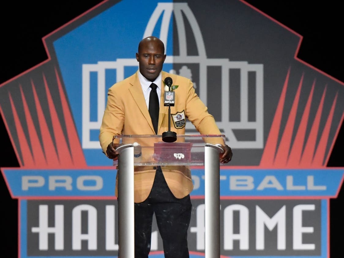 Former NFL player Terrell Davis delivers his speech during induction ceremonies at the Pro Football Hall of Fame, Saturday, Aug. 5, 2017, in Canton, Ohio.