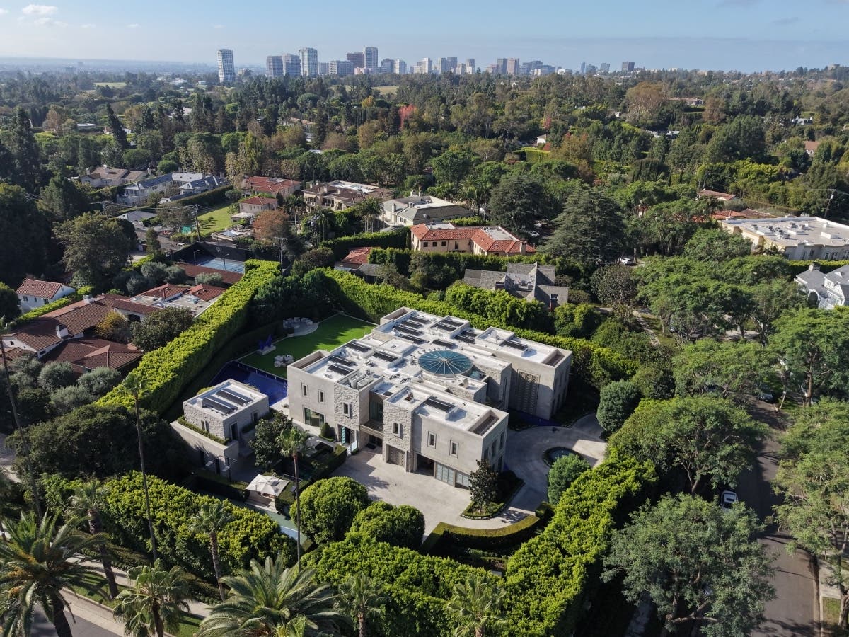 The exterior of a home belonging to Stephen Cloobeck is shown on Tuesday, Oct. 27, 2026, in Beverly Hills.