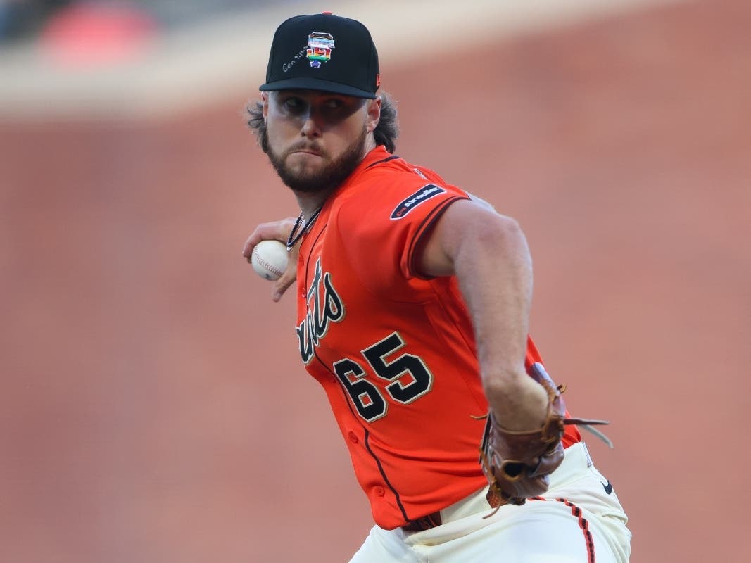 San Francisco Giants pitcher Landen Roupp throws to a Chicago Cubs batter during the first inning of a baseball game Friday, June 12, 2026, in San Francisco, Calif.