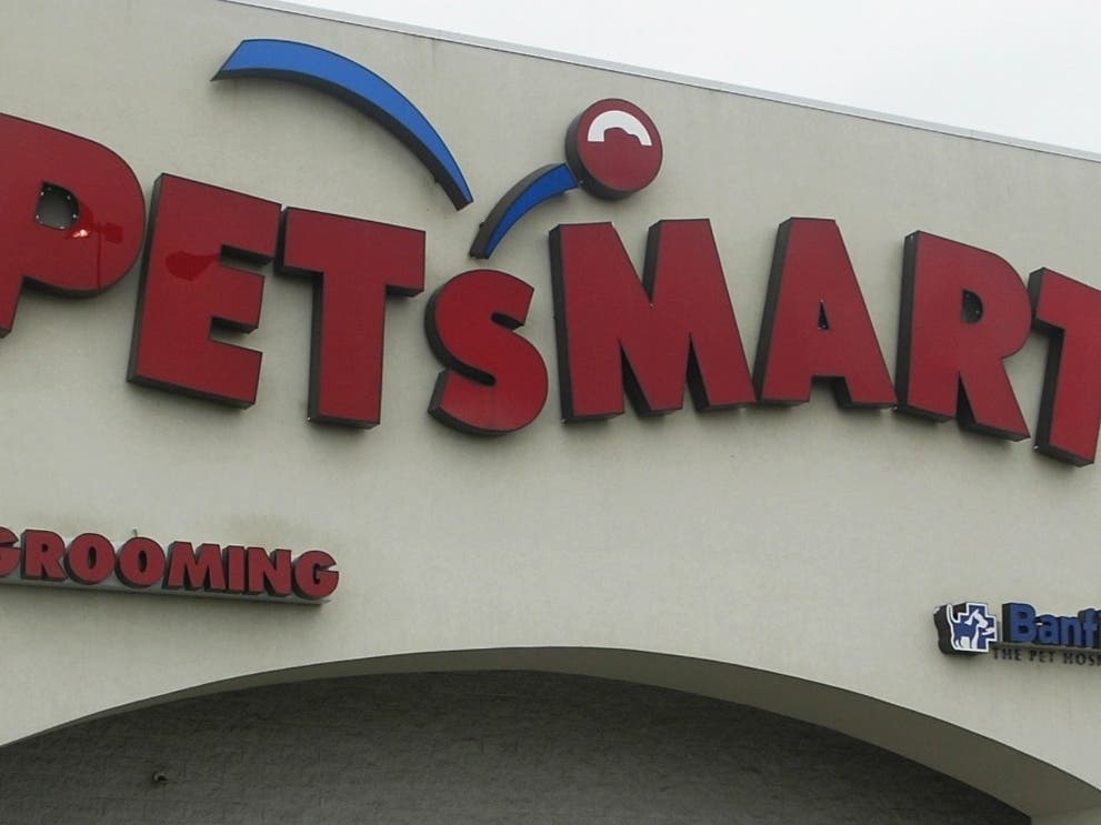 District attorneys across the state filed suit, accusing PetSmart of charging customers higher prices for items that had been advertised for sale at lower prices.