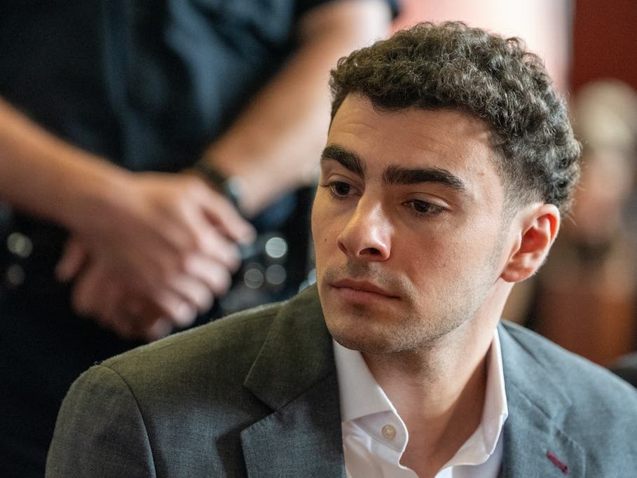 Luigi Mangione attends a pre-trial hearing at Manhattan Criminal Court in New York, Tuesday, Aug. 11, 2026.
