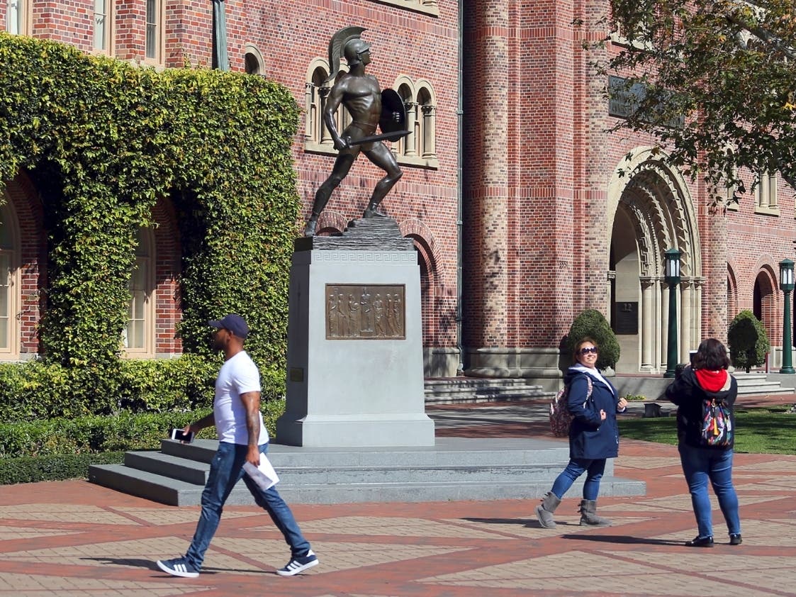 USC will phase in free tuition for students from families with an annual income of $80,000 or less, USC President Carol Folt announced Thursday. 