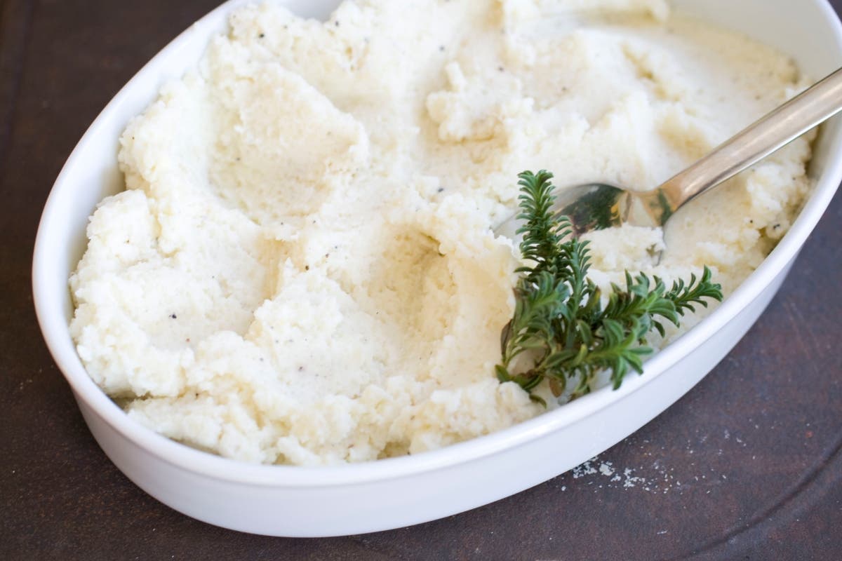 Random bowls of mashed potatoes are showing up all over the Belhaven neighborhood of Jackson, Mississippi.