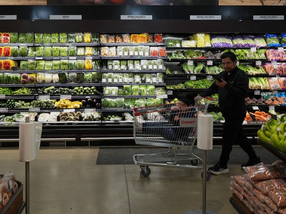 Affordability is a top issue for many Americans heading into the Nov. 3 midterm elections. Among the swiftest actions Congress could take to soften the blow at the checkout is to end tariffs on Mexico, a major supplier of produce in the United States.