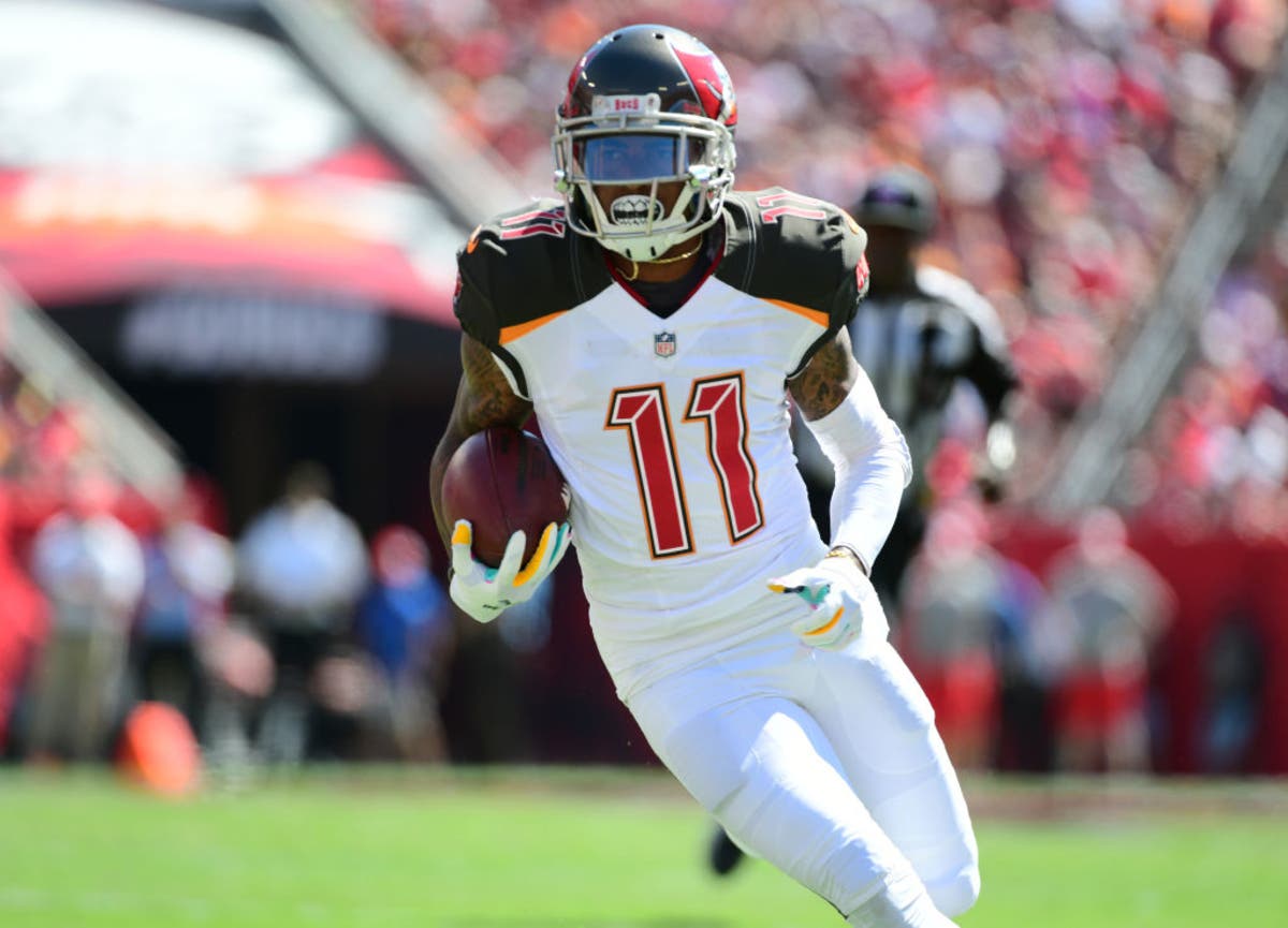 DeSean Jackson, pictured above in a Tampa Bay uniform, is reportedly returning to Philly.