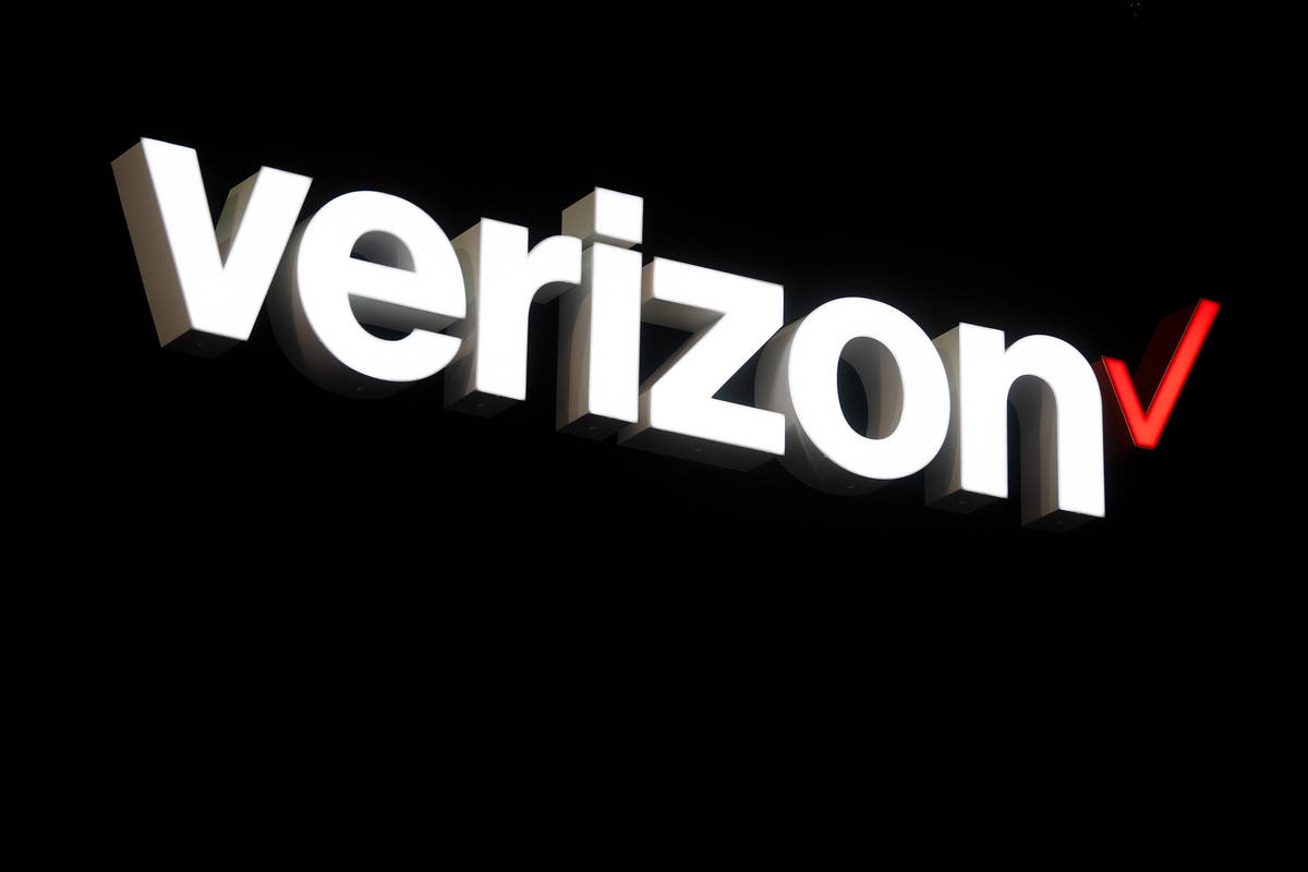 Verizon has announced that Chicago and Minneapolis will be the first cities in the world to get 5G cell service.