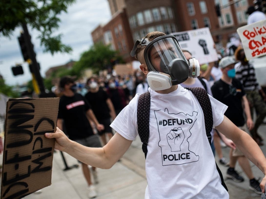 The charter commission voted 8-6 to reject a ballot referendum asking voters if they want to remove the charter's requirement to fund a city police department.