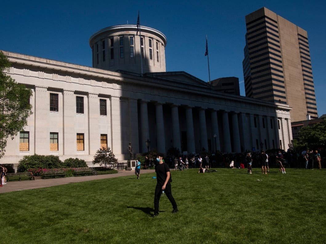 Legislative staff are the focus of a new proposal to allow exempted state employees to unionize. 