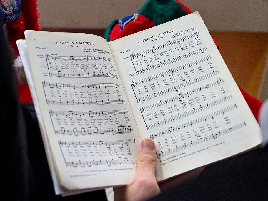 A Worcester woman is seeking Christmas carolers to visit her mother on Wednesday evening. 