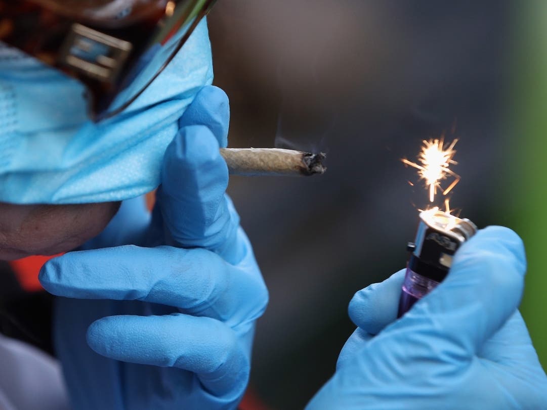 For the first time since February, November's pre-tax spending on recreational marijuana by Illinois residents declined compared to the prior month.