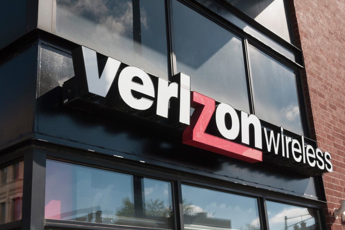 Verizon has announced that Chicago and Minneapolis will be the first cities in the world to get 5G cell service.