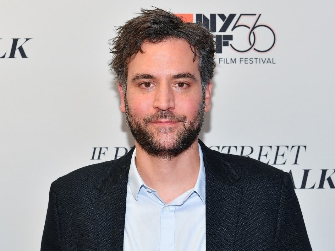 Actor Josh Radnor congratulated Far Hills Country Day School on its recent academic accolade.